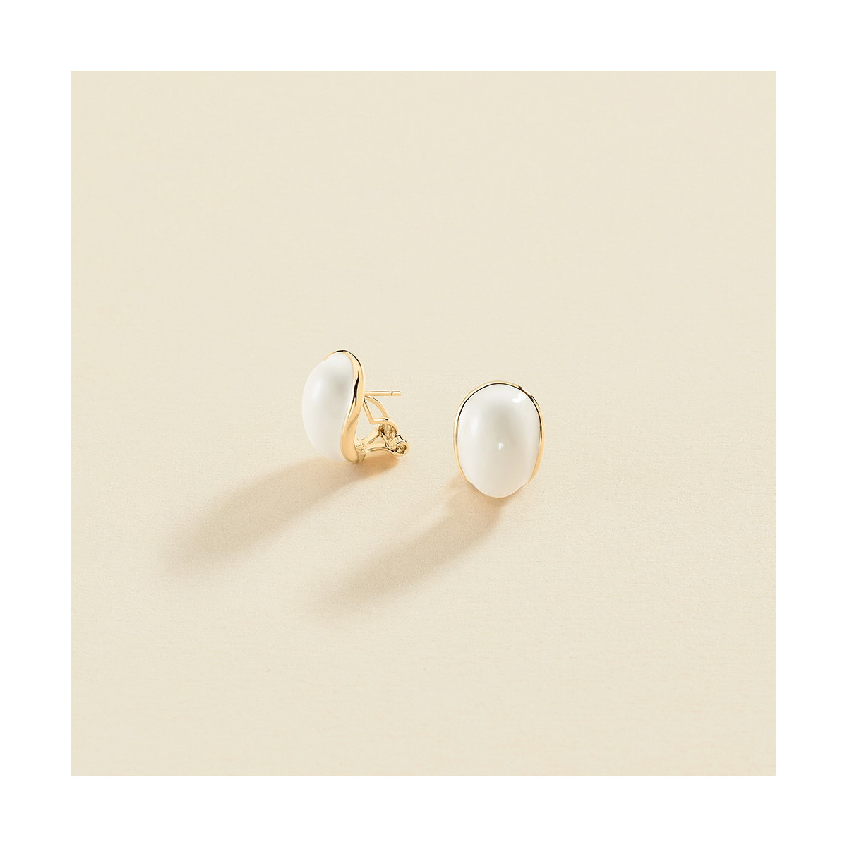 Pendientes Volumen Esmalte Blanco Dorados