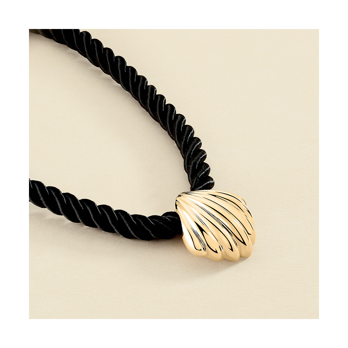 Collar corto N-13 Agatha Paris
