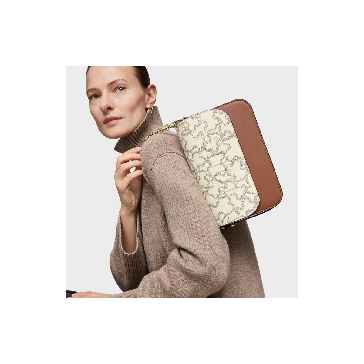Bandolera mediana Chain camel y beige TOUS Kaos Icon