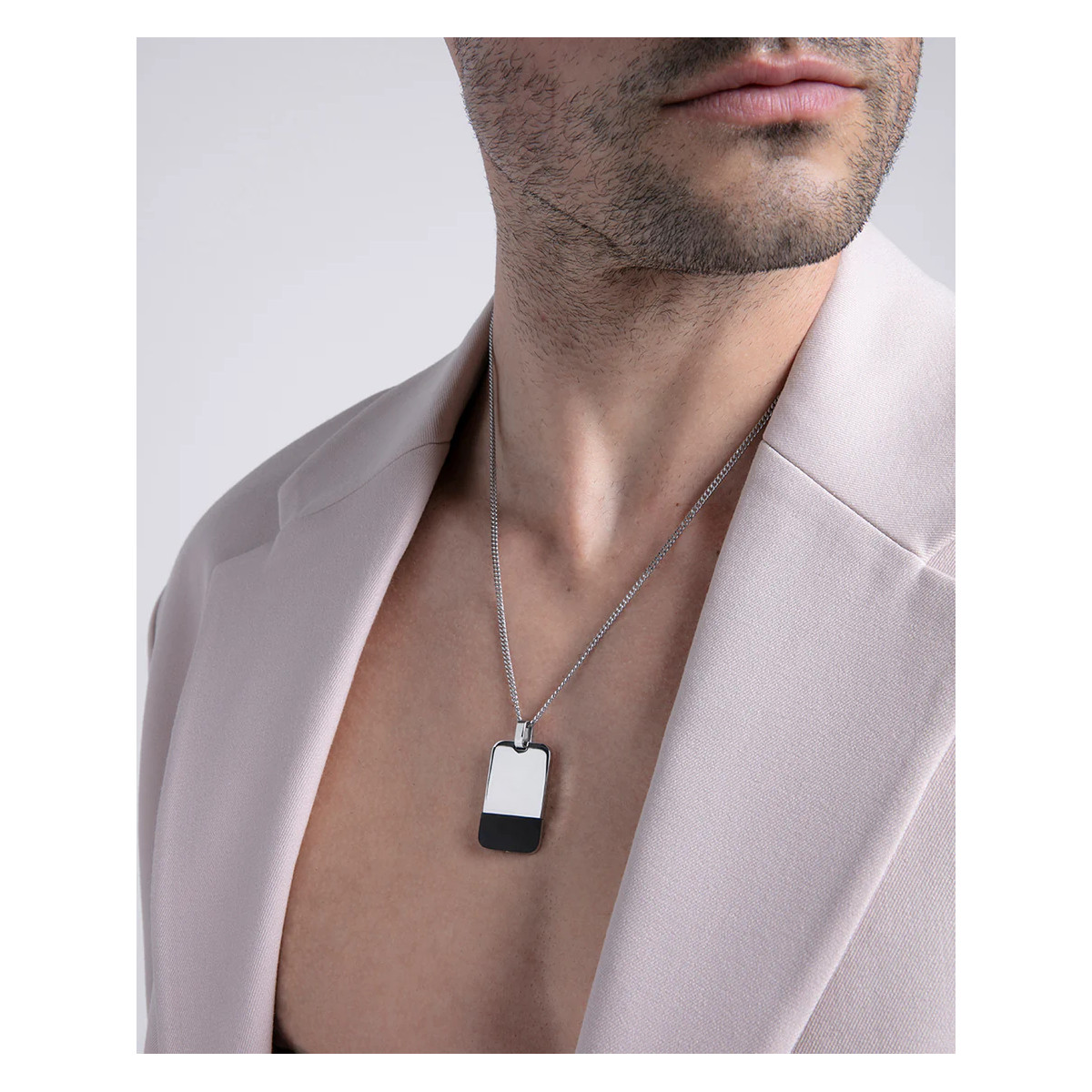 Collar de acero con colgante de placa de acero e Ip negro Viceroy