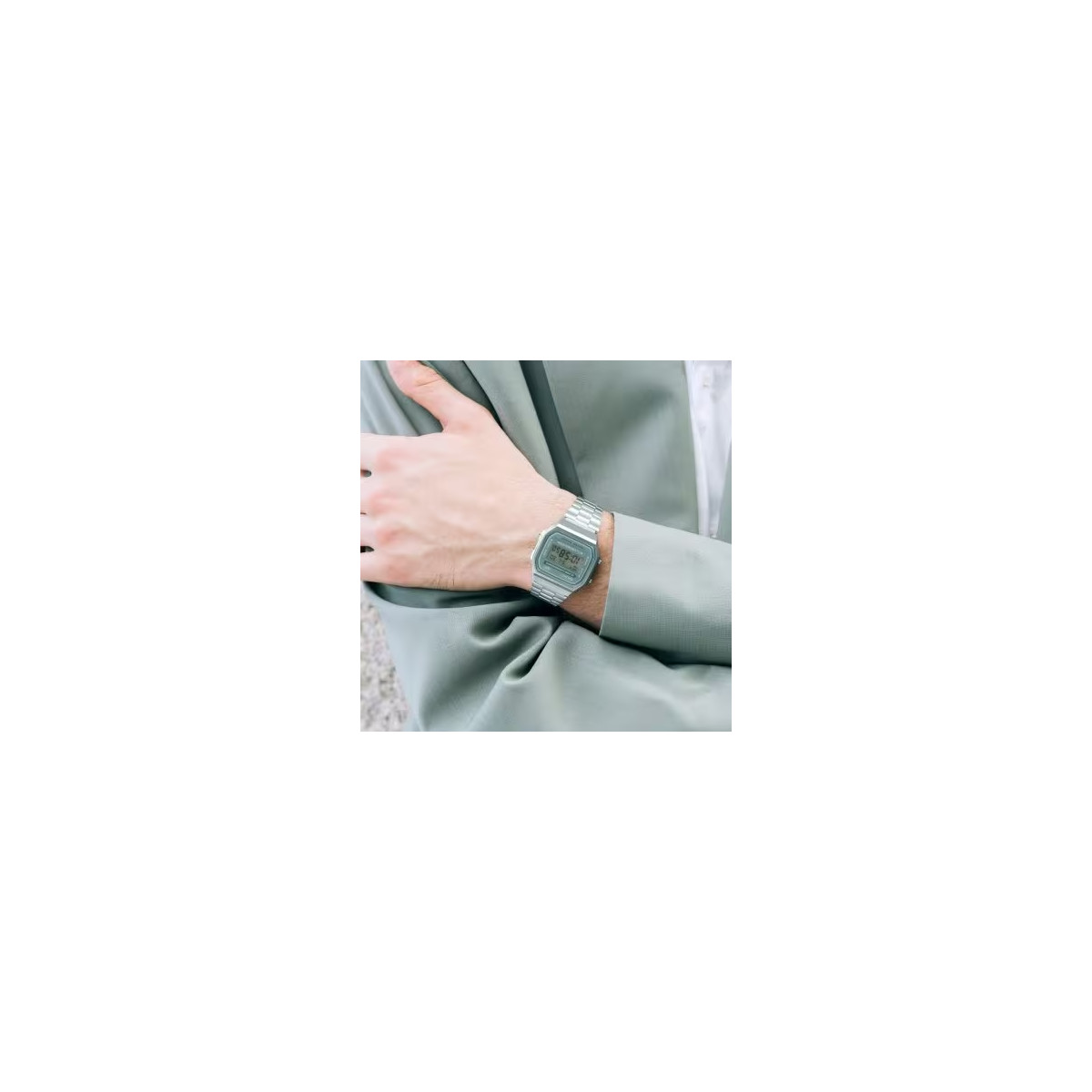 Reloj Iconic gris-verdoso CASIO