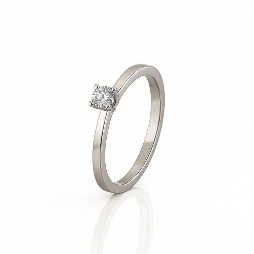 Anillo de Oro Blanco con Circonita en Montura de 4 Garras