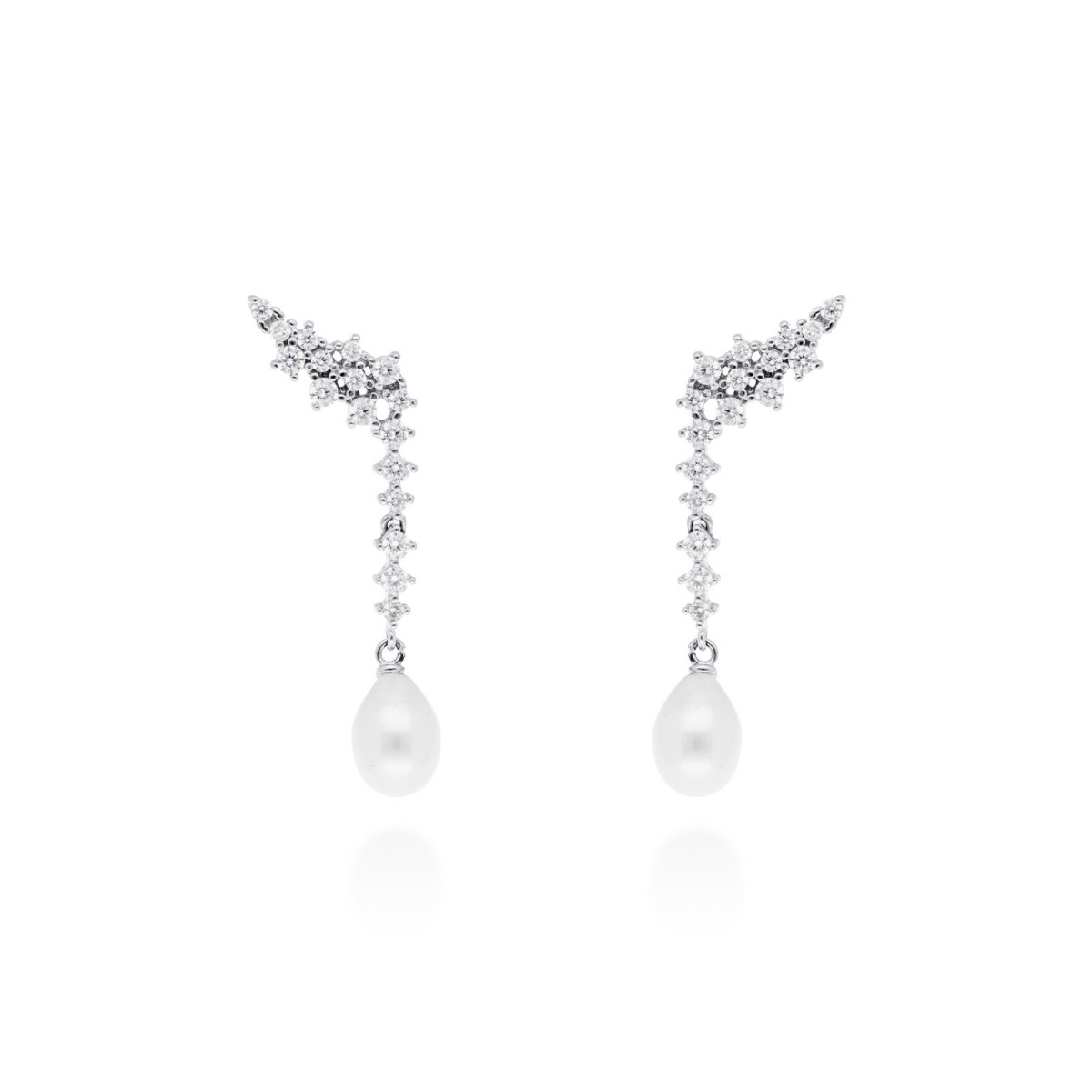 Pendientes de plata trepador con perla .  MARINA GARCIA