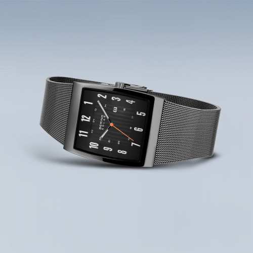 Reloj Solar, caja de acero inoxidable 33 BERING