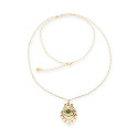 Collar largo bañado en oro 18k con detalle de ojo y cristal facetado verde UNO DE 50