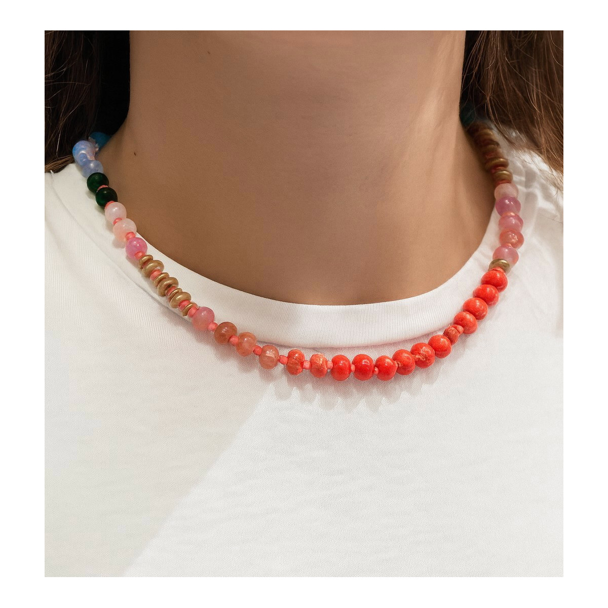 Collar de cristales multicolor
