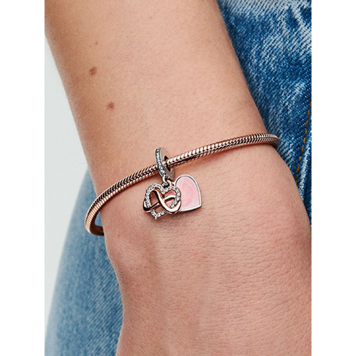 Pandora Charm Corazñon Infinito familia forever
