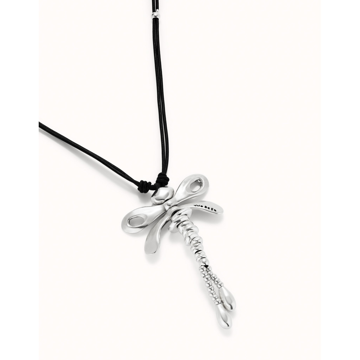Collar largo de cuero con libélula central bañado en plata de ley Uno de 50