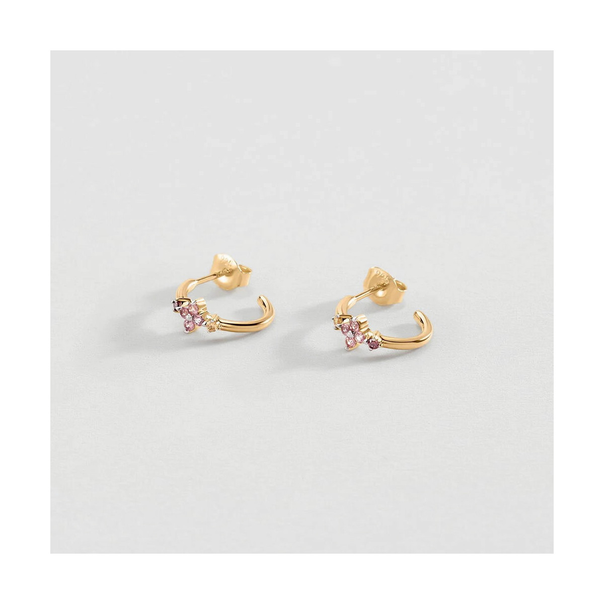 Aros Be Loved en Dorado Piedras Color AGATHA PARIS