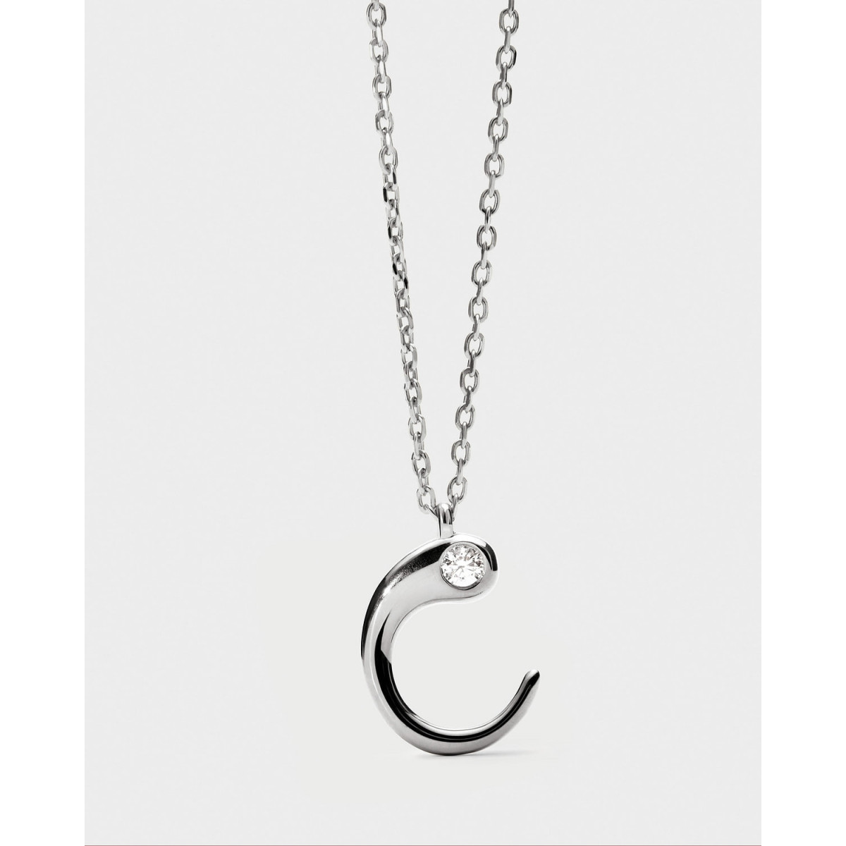 Collar con colgante de plata con la inicial C PDPAOLA