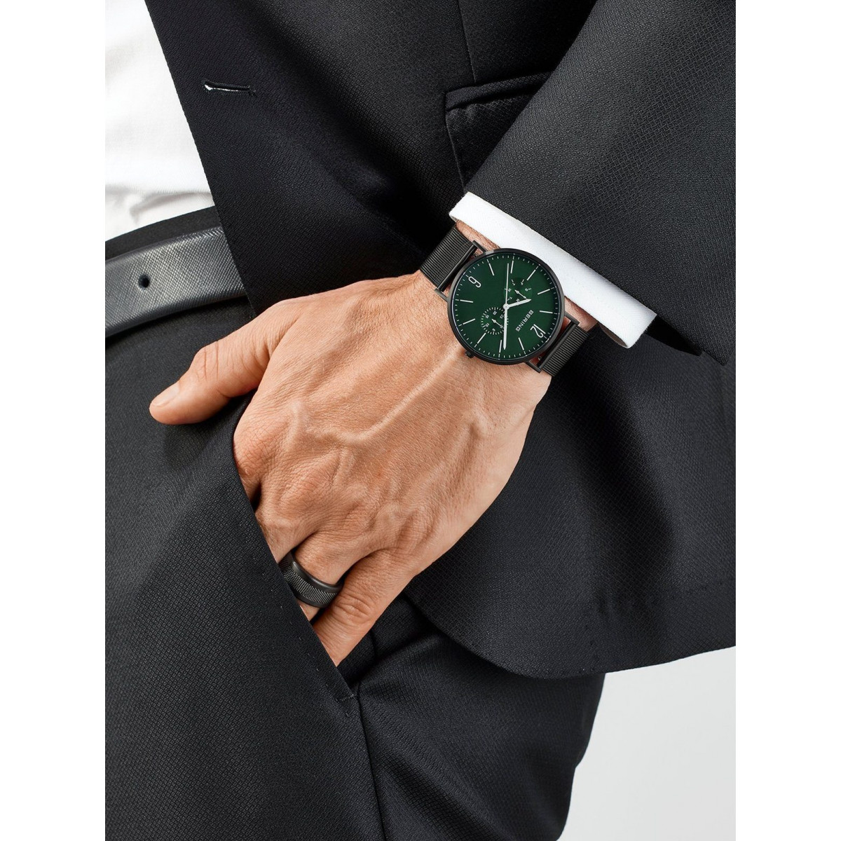 Bering Classic Esfera Verde Negro Mate